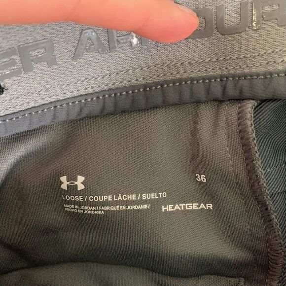 Under Armour Golf Shorts Men's 36 Grey Loose Chino Pockets 10" Inseam - Picture 4 of 9